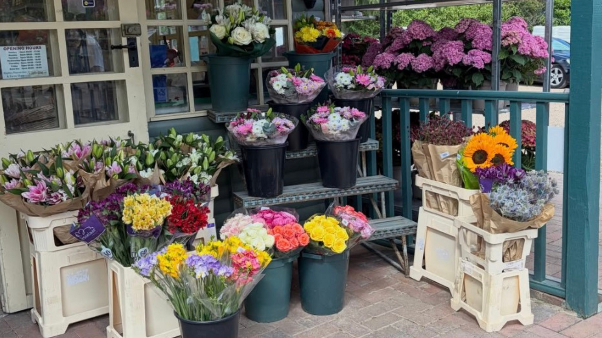 Flowers Start the week with Fresh Flowers